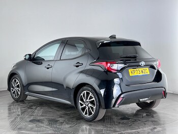 Used Toyota Yaris 2023 for sale - 77244101: Photo