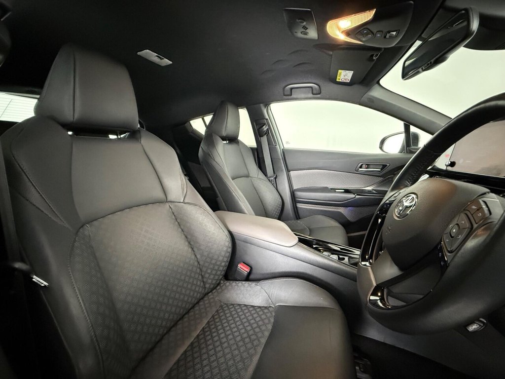 Used Toyota C-HR 2023 for sale - 75735442: Photo 14