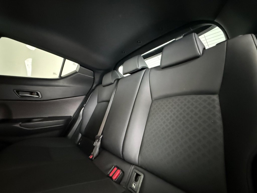 Used Toyota C-HR 2023 for sale - 75735442: Photo 16