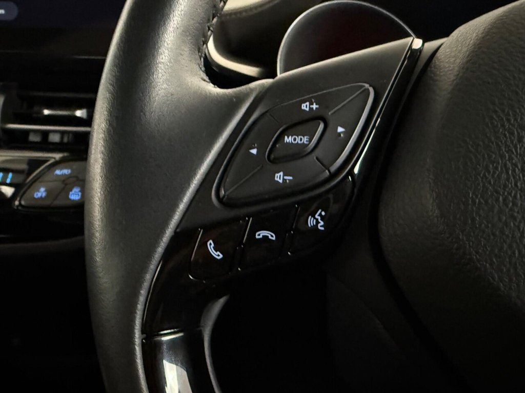 Used Toyota C-HR 2023 for sale - 75735442: Photo 26