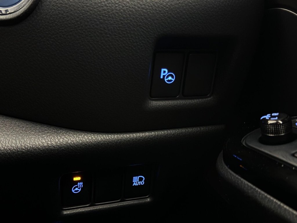 Used Toyota C-HR 2023 for sale - 75735442: Photo 40