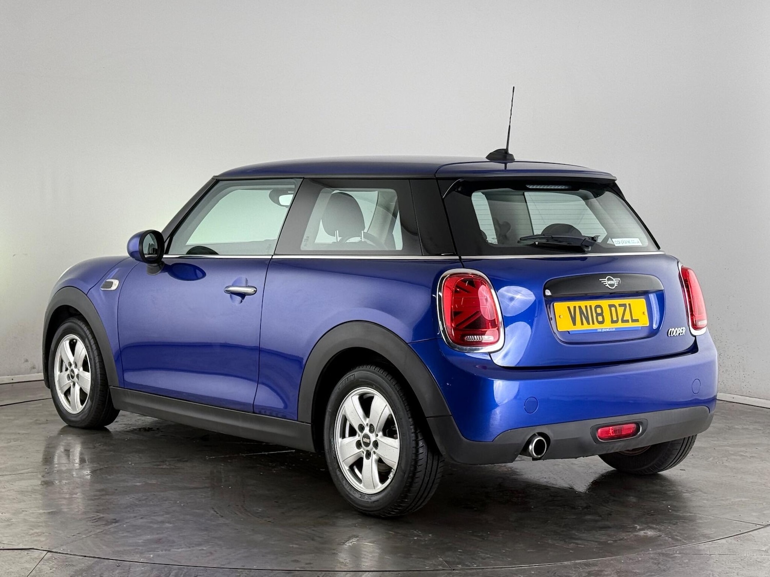 Used MINI Hatch 2018 for sale - 77181102: Photo 4