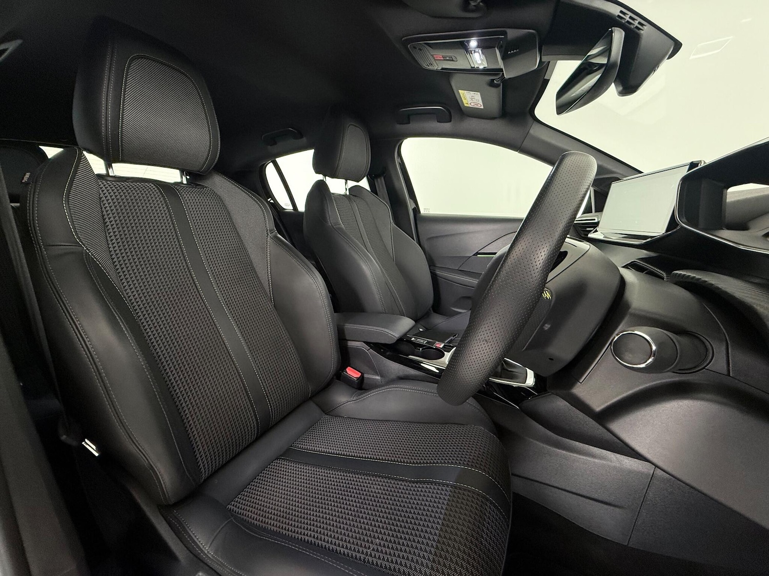 Used Peugeot 208 2023 for sale - 76468703: Photo 16