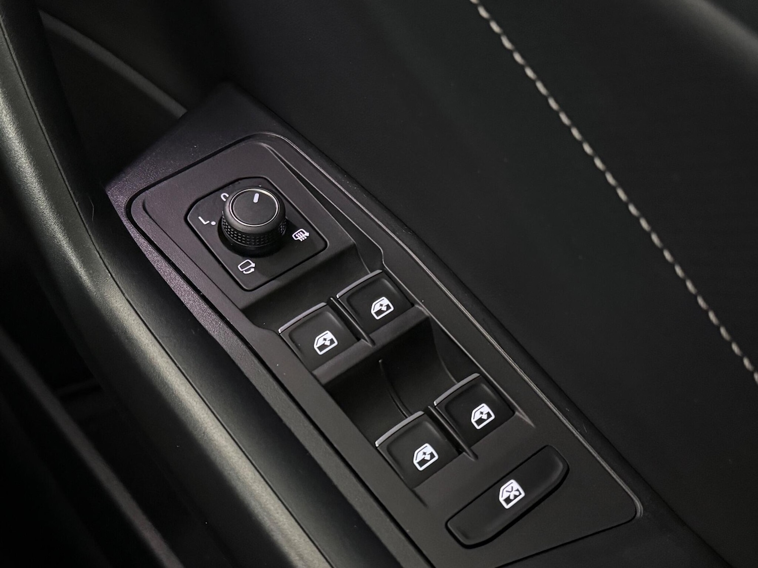 Used Volkswagen T-Roc 2024 for sale - 76886254: Photo 22