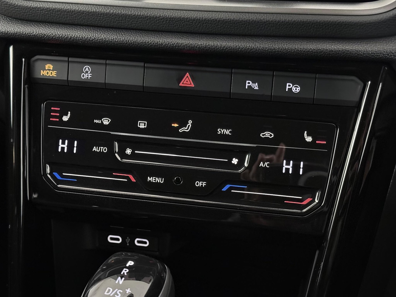 Used Volkswagen T-Roc 2024 for sale - 76886254: Photo 41