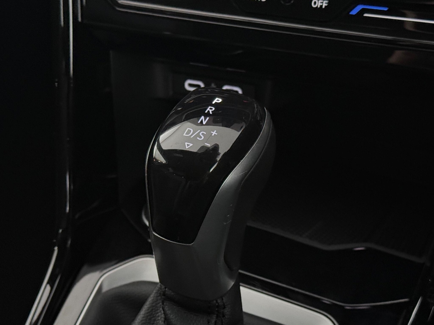 Used Volkswagen T-Roc 2024 for sale - 76886254: Photo 43