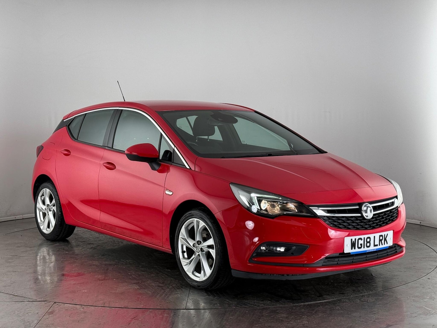 Used Vauxhall Astra 2018 for sale - 76468758: Photo 1
