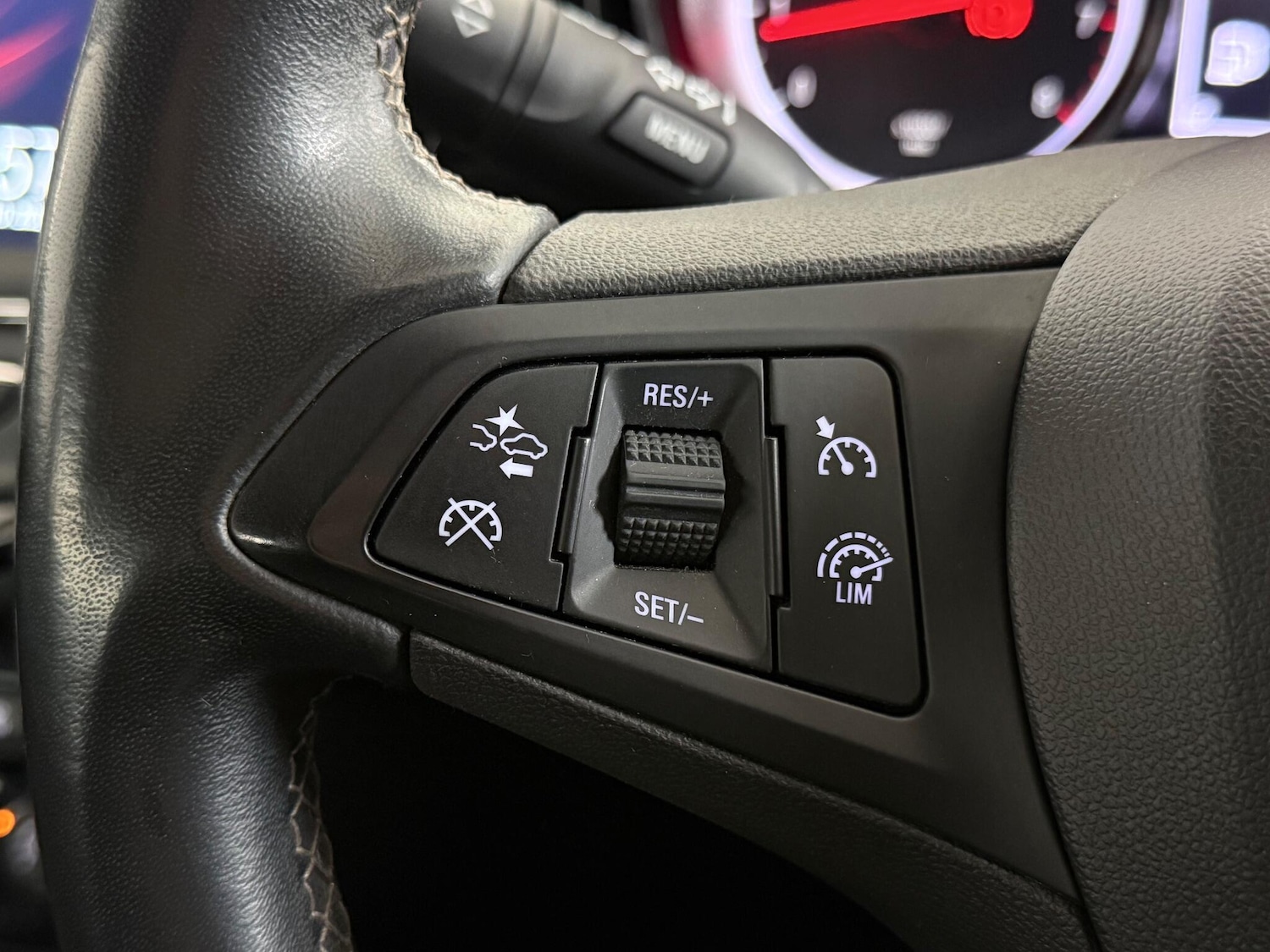 Used Vauxhall Astra 2018 for sale - 76468758: Photo 23