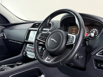 Used Jaguar F-Pace 2017 for sale - 79216994: Photo