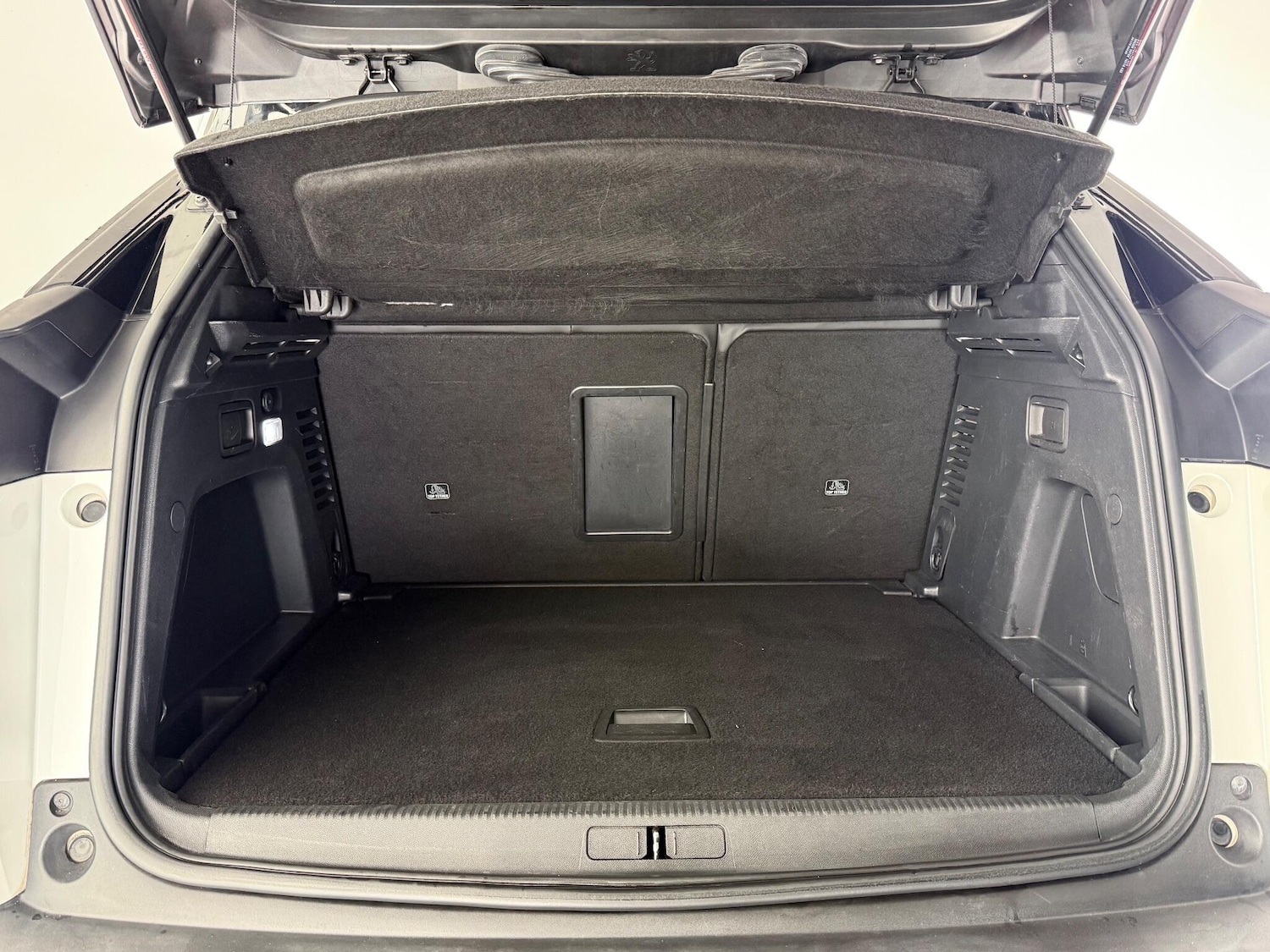 Used Peugeot 3008 2018 for sale - 77260559: Photo 8