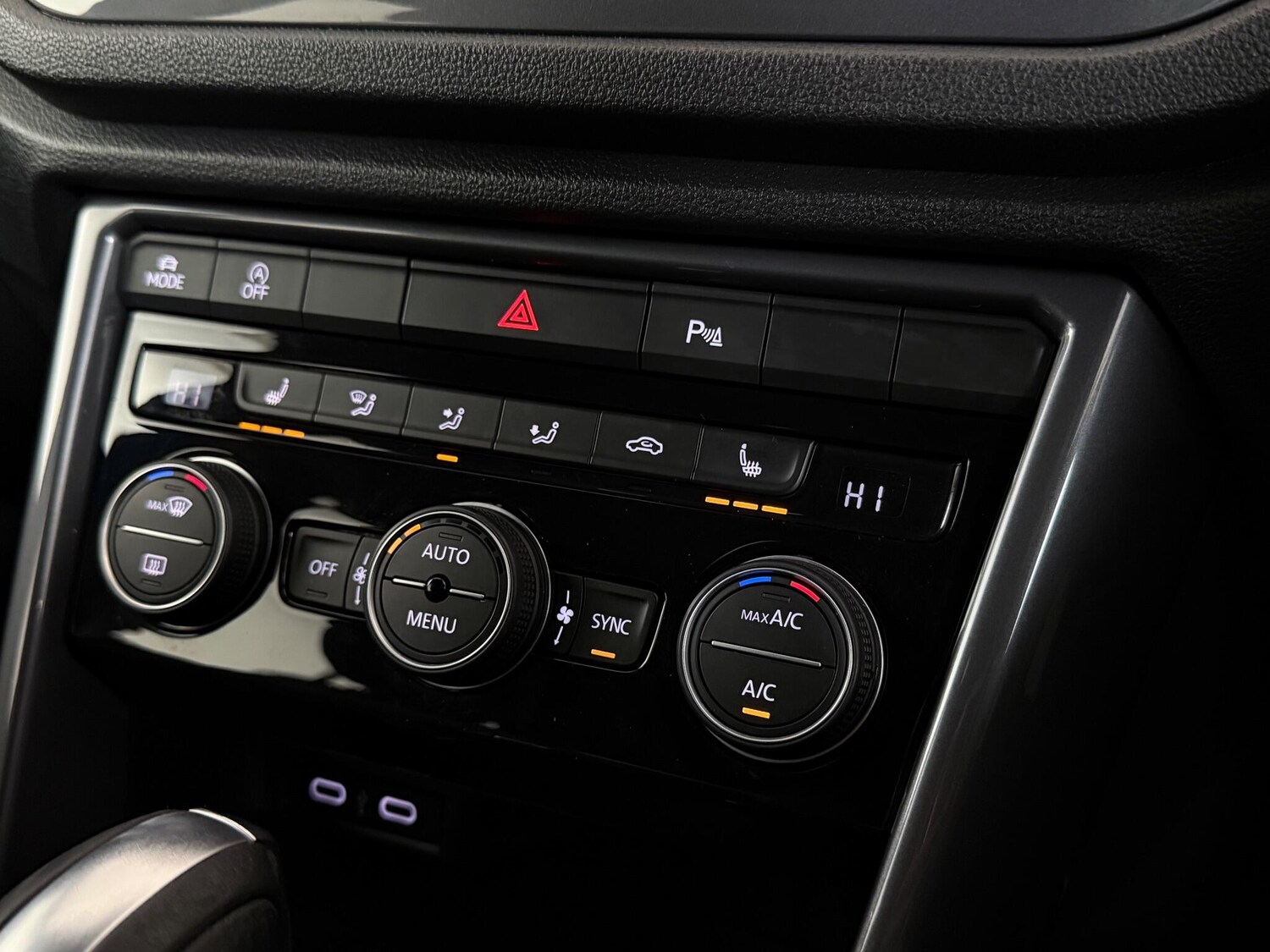 Used Volkswagen T-Roc 2021 for sale - 77364849: Photo 33