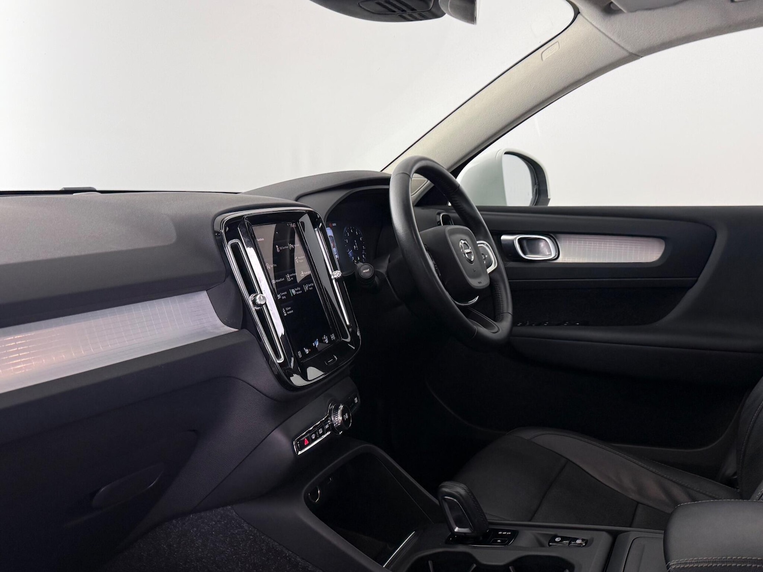 Used Volvo XC40 2021 for sale - 77181190: Photo 11