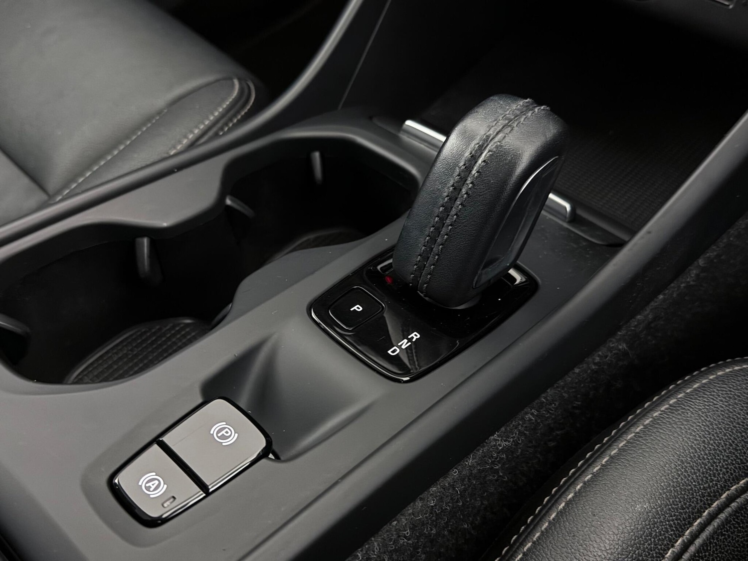 Used Volvo XC40 2021 for sale - 77181190: Photo 31