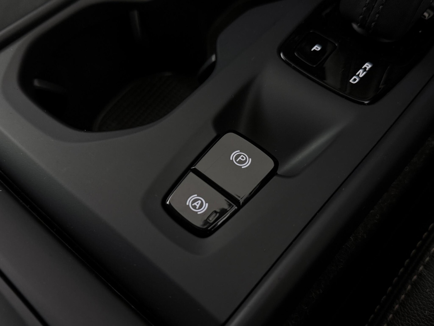 Used Volvo XC40 2021 for sale - 77181190: Photo 32