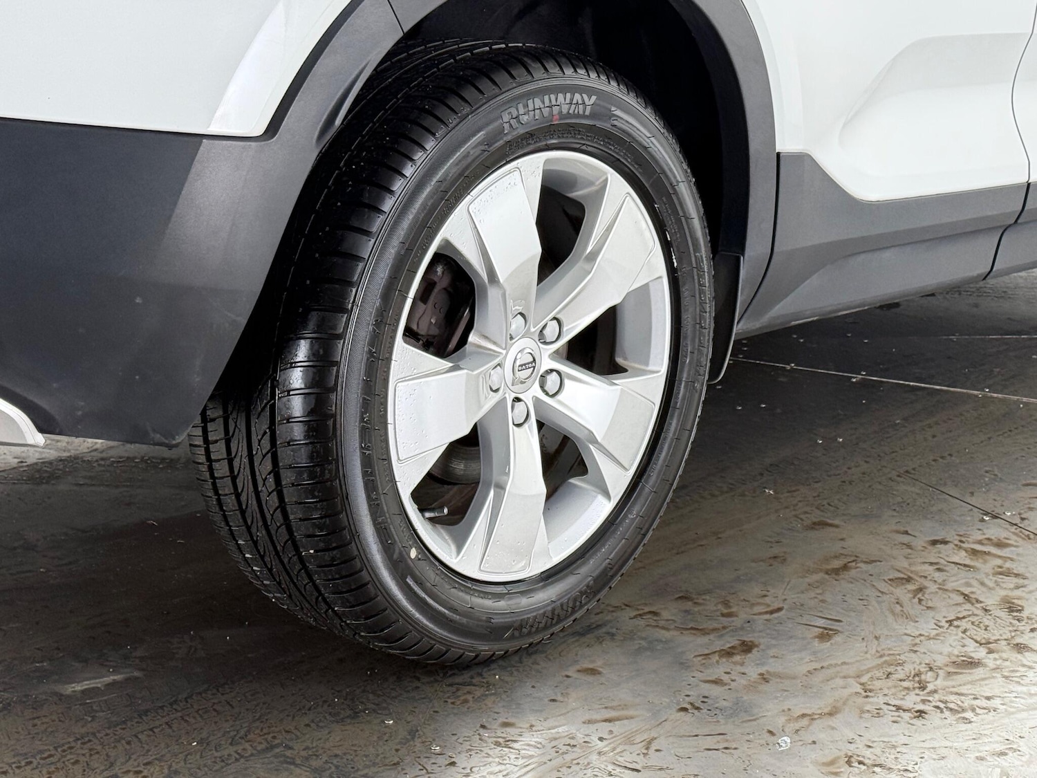 Used Volvo XC40 2021 for sale - 77181190: Photo 9