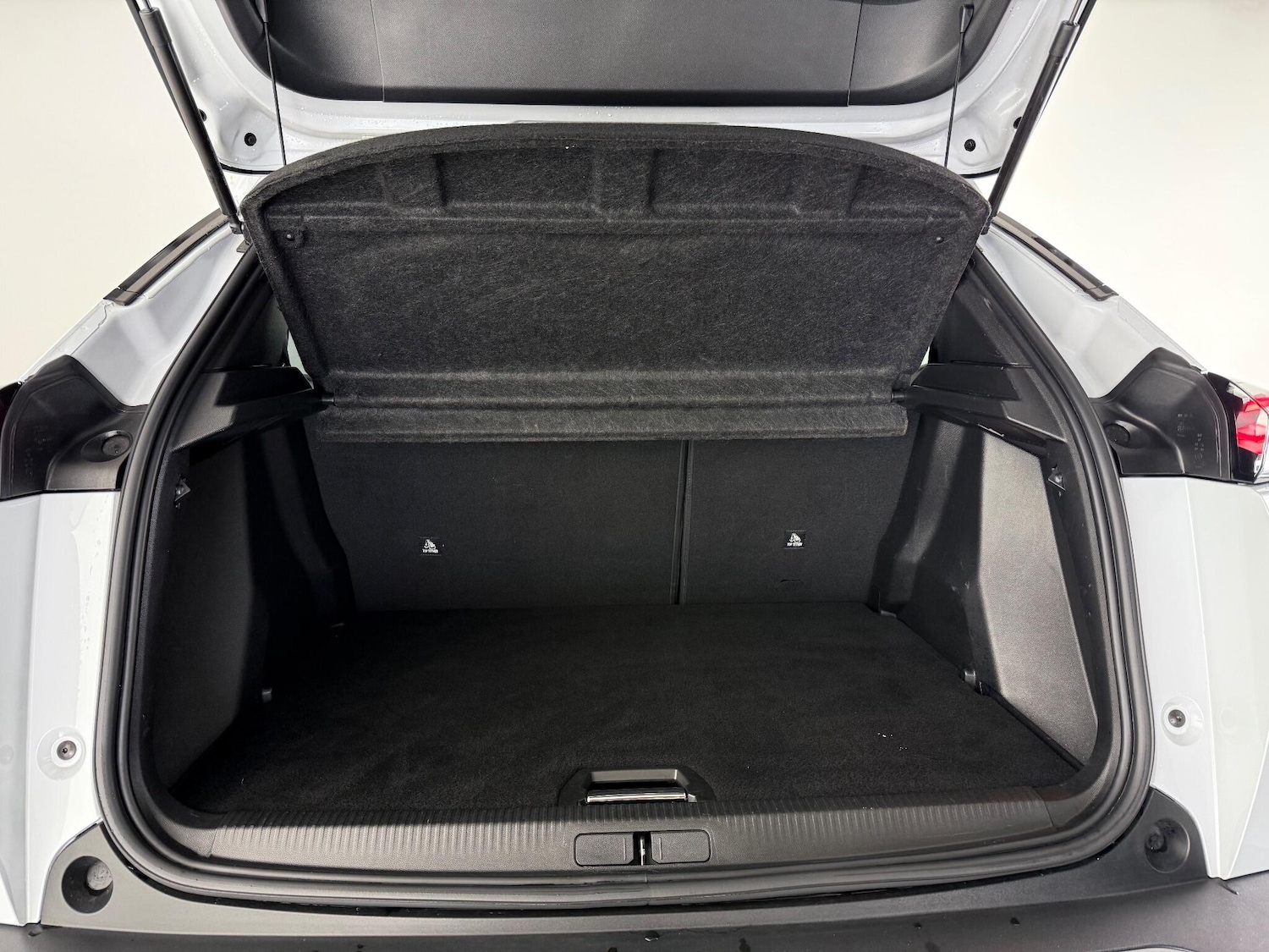 Used Peugeot 2008 2023 for sale - 76468296: Photo 12