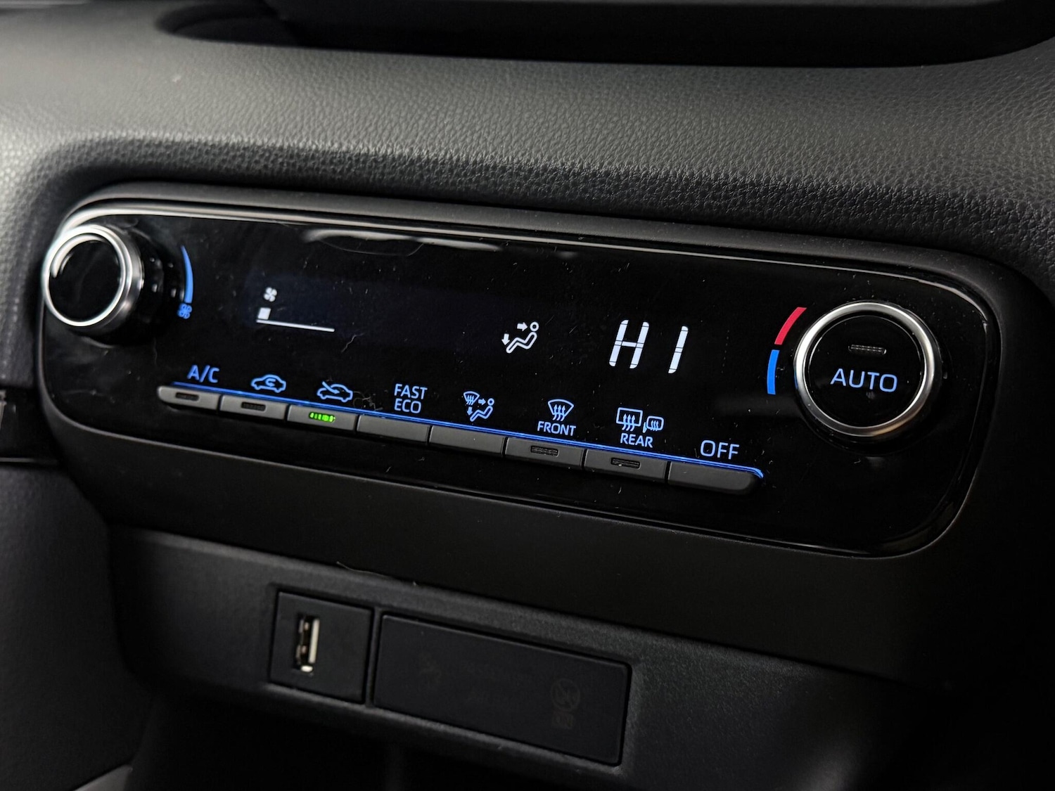 Used Toyota Yaris 2022 for sale - 77259981: Photo 29