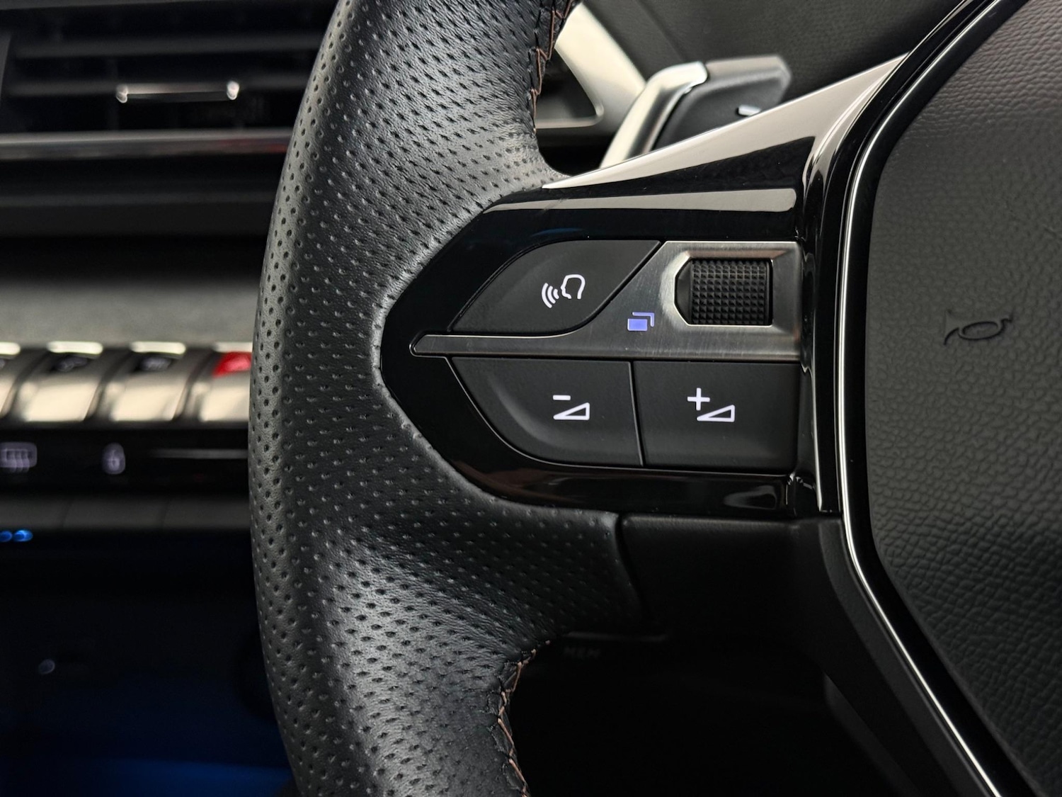 Used Peugeot 3008 2023 for sale - 76468210: Photo 23