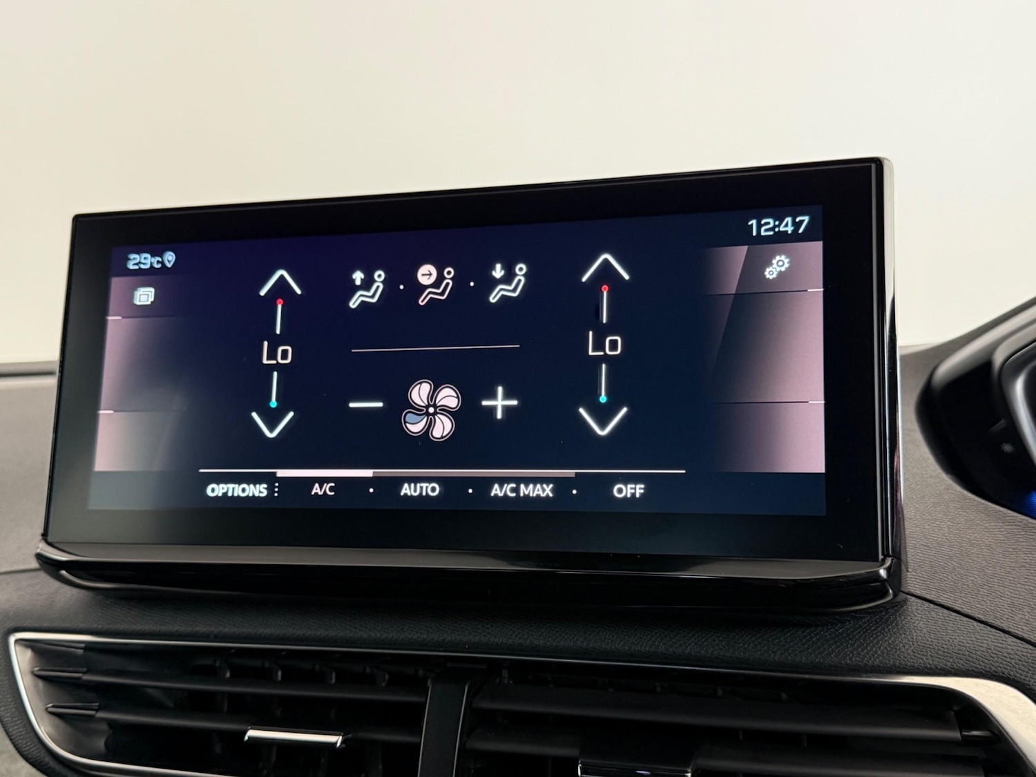 Used Peugeot 3008 2023 for sale - 76468210: Photo 32