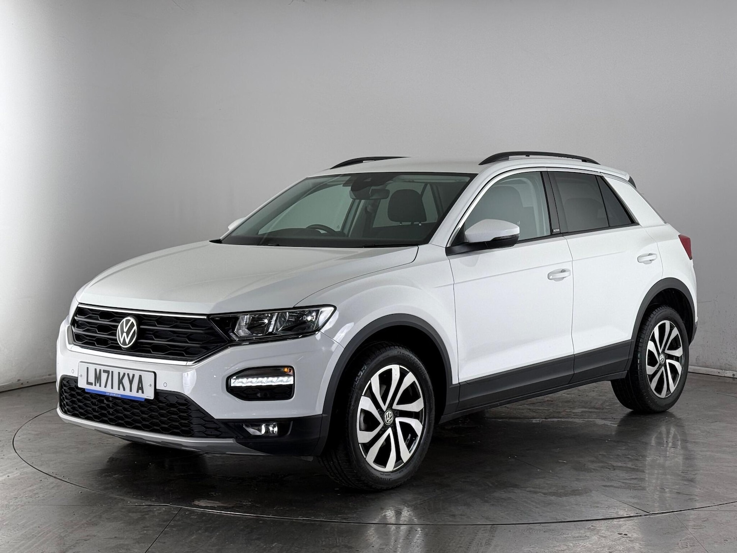 Used Volkswagen T-Roc 2021 for sale - 77221756: Photo 2