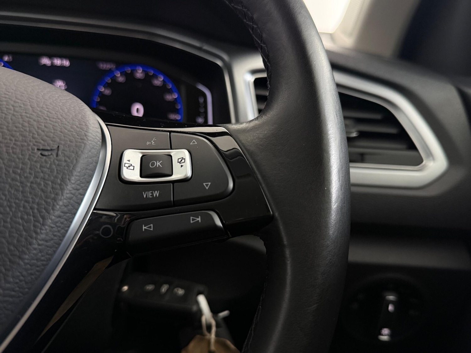 Used Volkswagen T-Roc 2021 for sale - 77221756: Photo 22