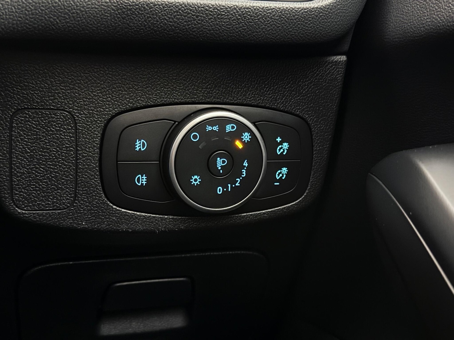 Used Ford Focus 2020 for sale - 77180997: Photo 25