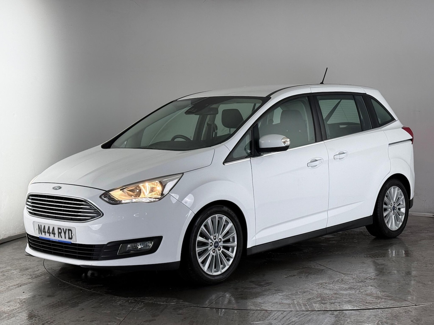 Used Ford Grand C-Max 2018 for sale - 76572289: Photo 3
