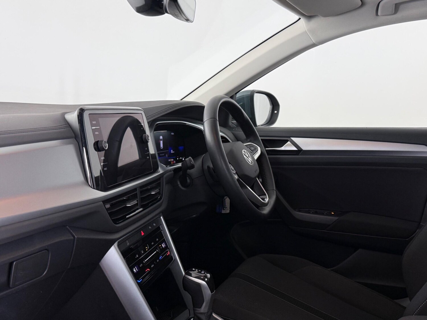 Used Volkswagen T-Roc 2023 for sale - 77511490: Photo 11