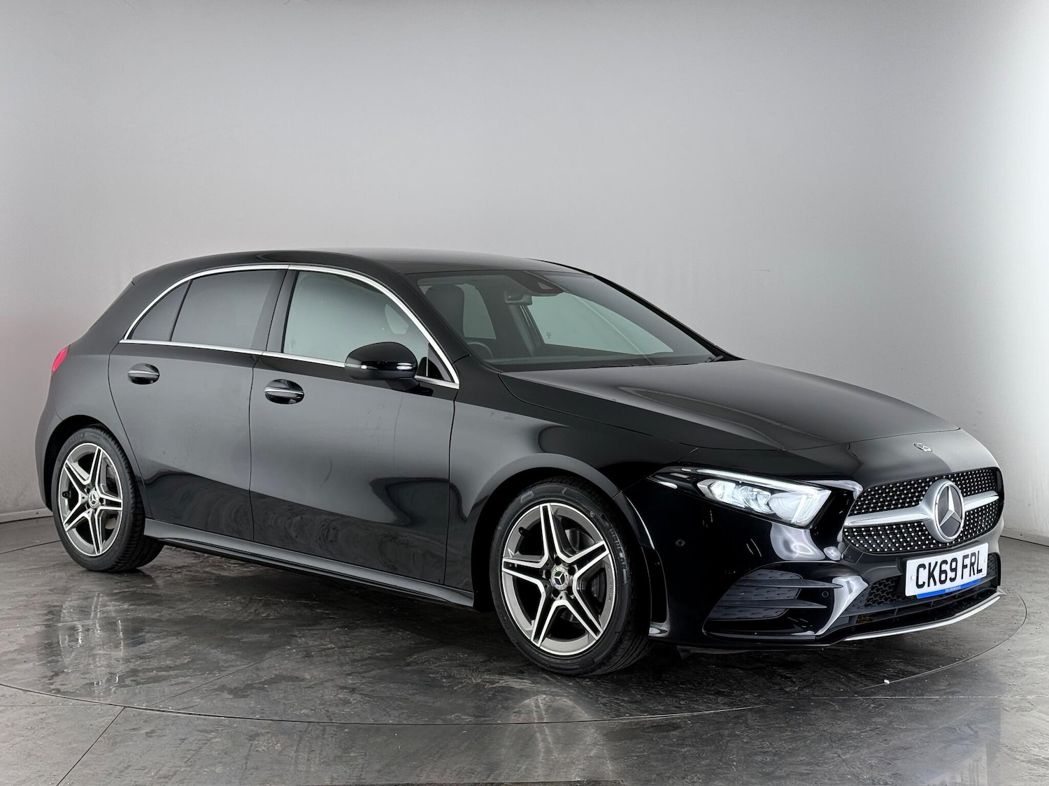 Used Mercedes-Benz A-Class 2019 for sale - 76620348: Photo 1