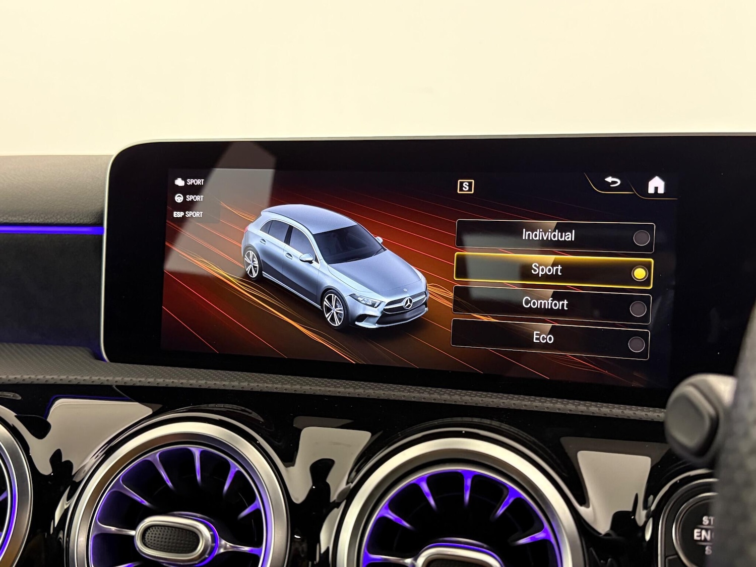 Used Mercedes-Benz A-Class 2019 for sale - 76620348: Photo 32