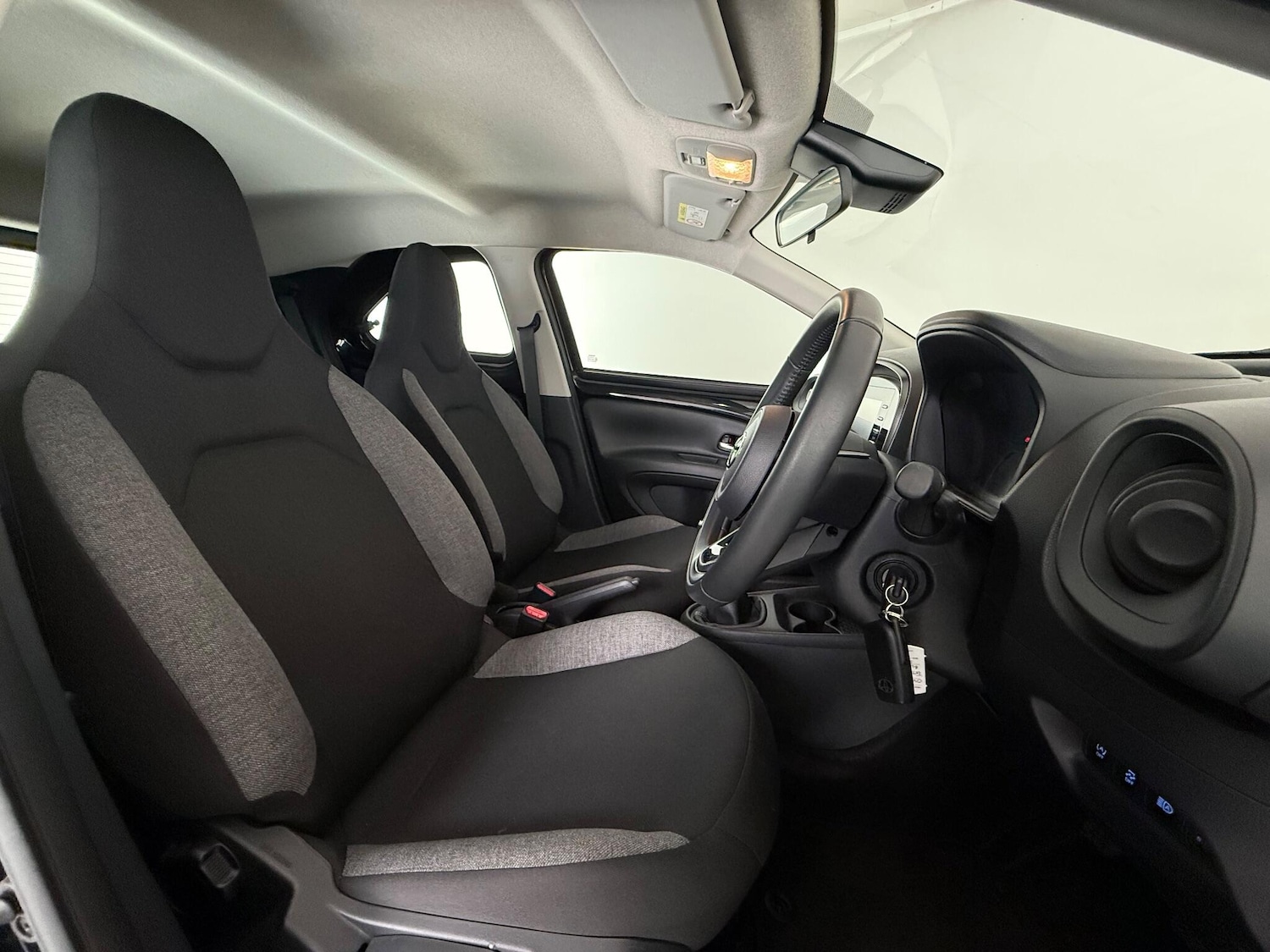 Used Toyota Aygo X 2023 for sale - 76468647: Photo 15