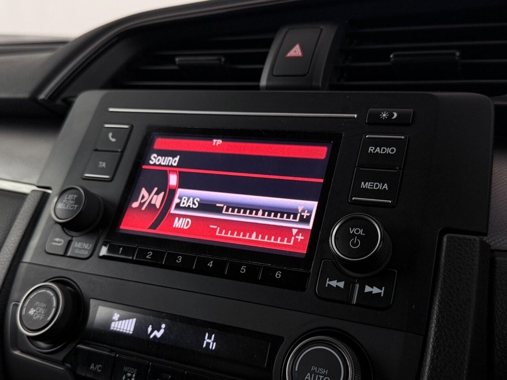 Used Honda Civic 2018 for sale - 75703534: Photo 30