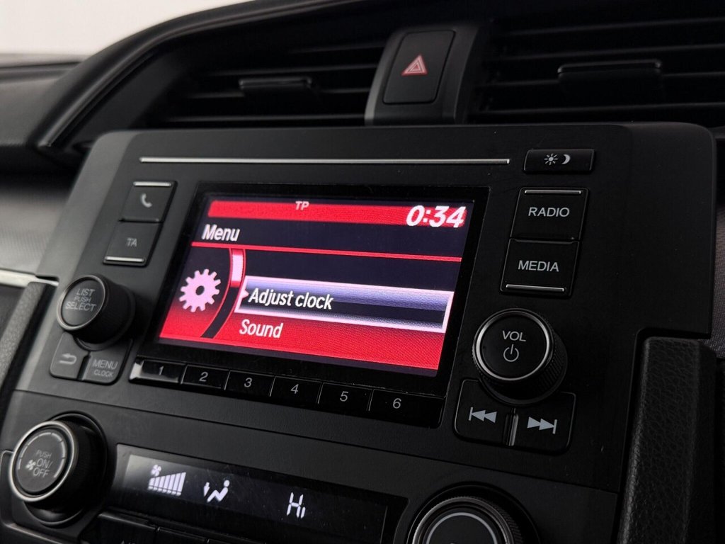 Used Honda Civic 2018 for sale - 75703534: Photo 31