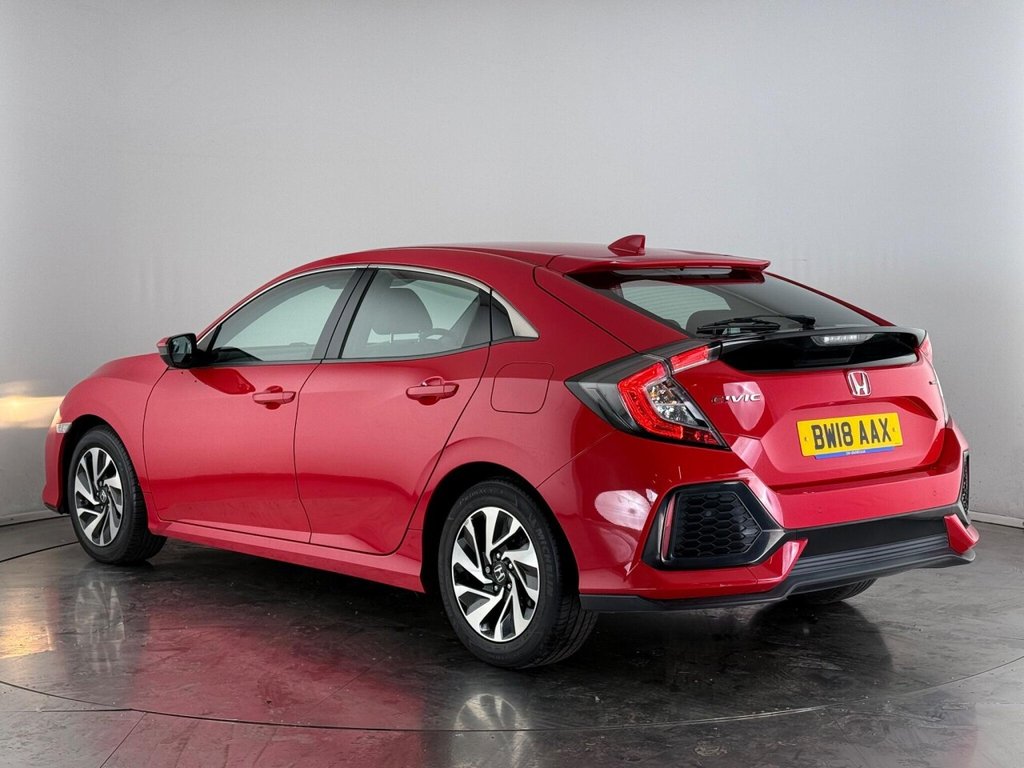 Used Honda Civic 2018 for sale - 75703534: Photo 4