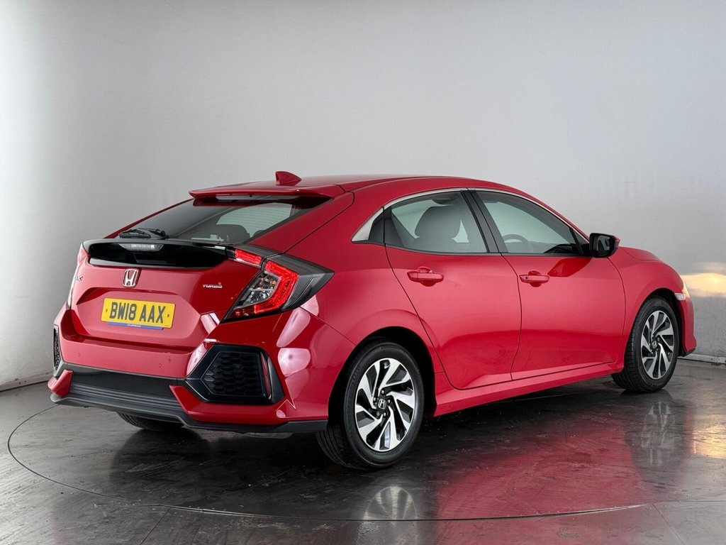 Used Honda Civic 2018 for sale - 75703534: Photo 5