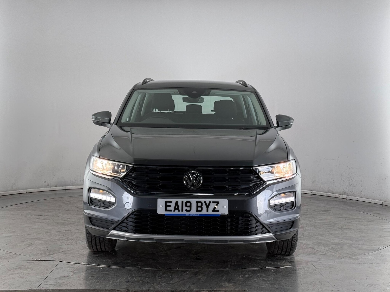 Used Volkswagen T-Roc 2019 for sale - 77260293: Photo 2