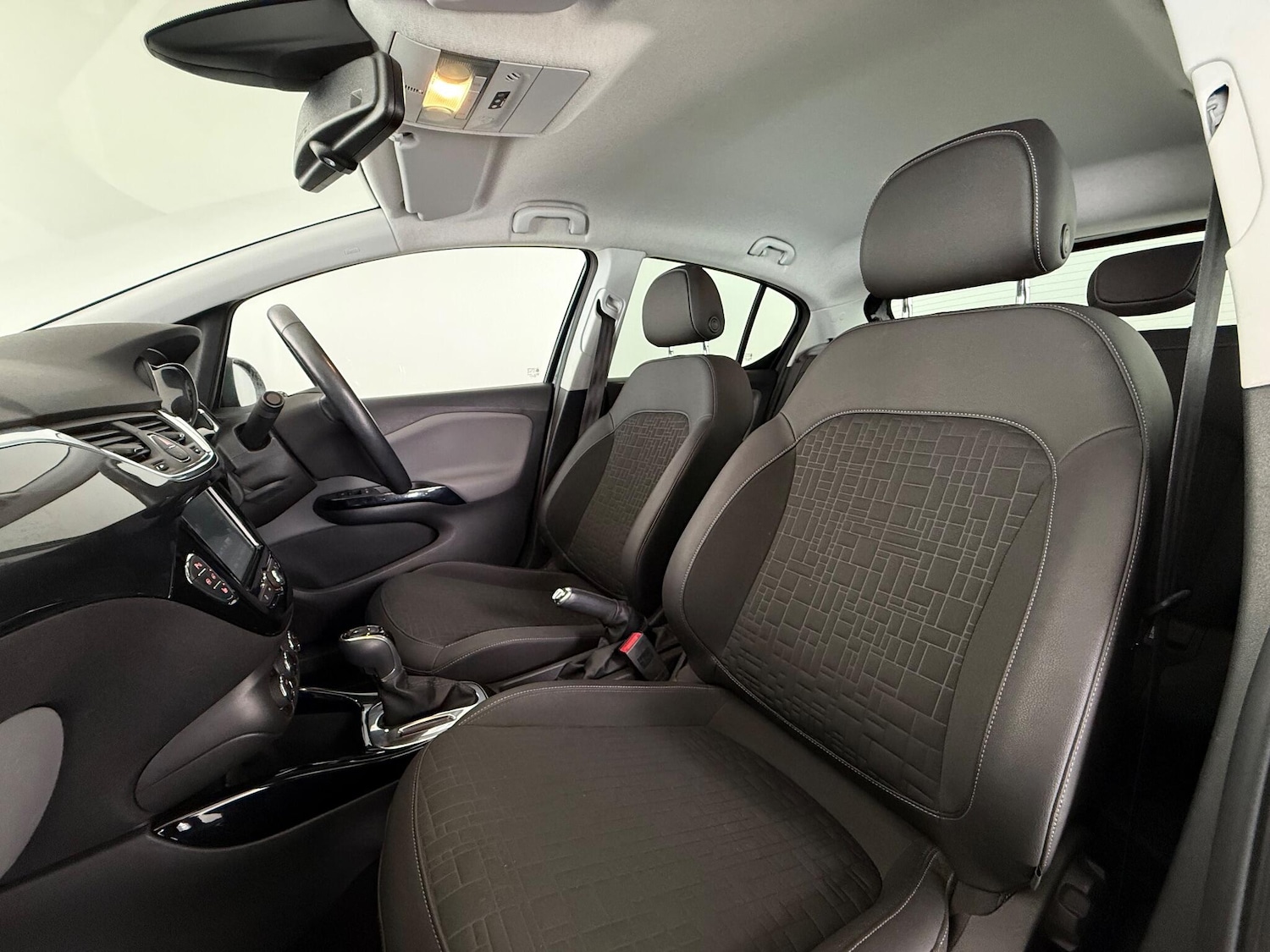 Used Vauxhall Corsa 2018 for sale - 76620382: Photo 18