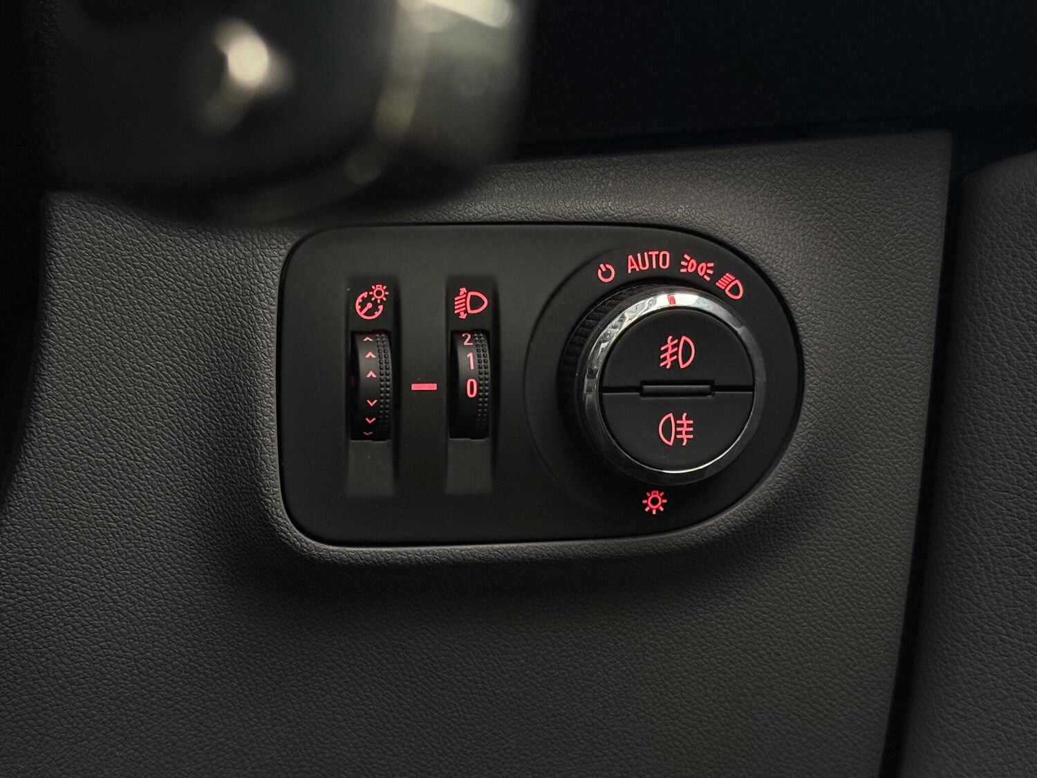 Used Vauxhall Corsa 2018 for sale - 76620382: Photo 25