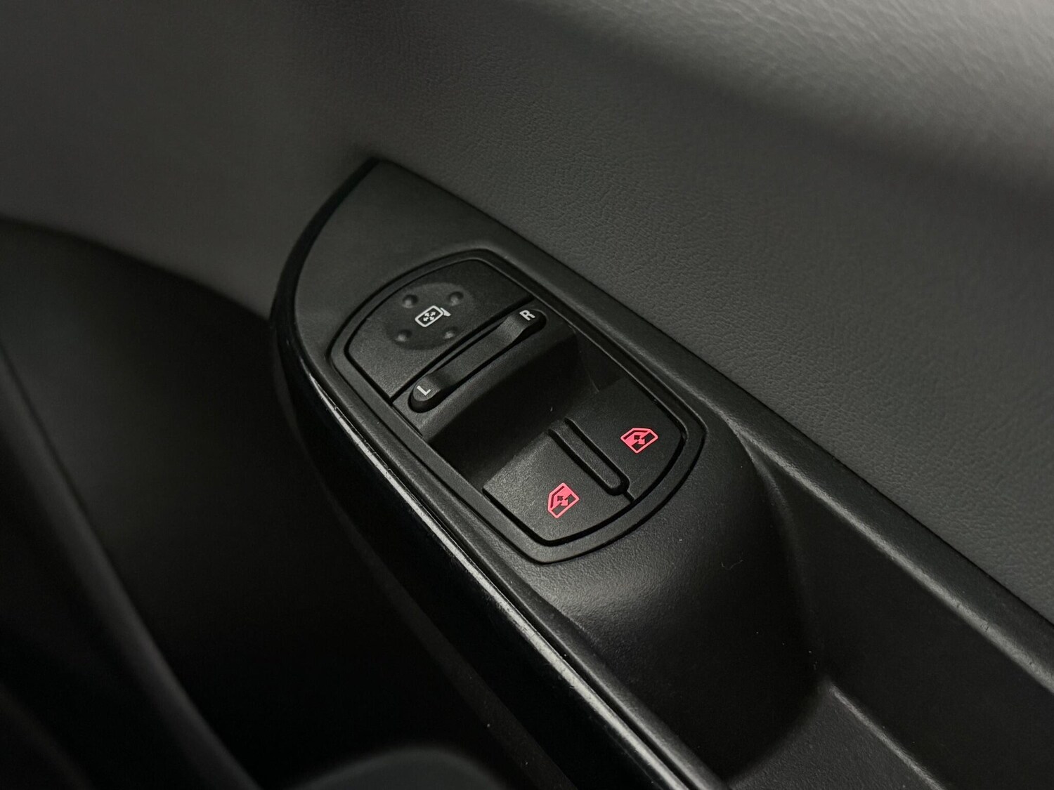 Used Vauxhall Corsa 2018 for sale - 76620382: Photo 26