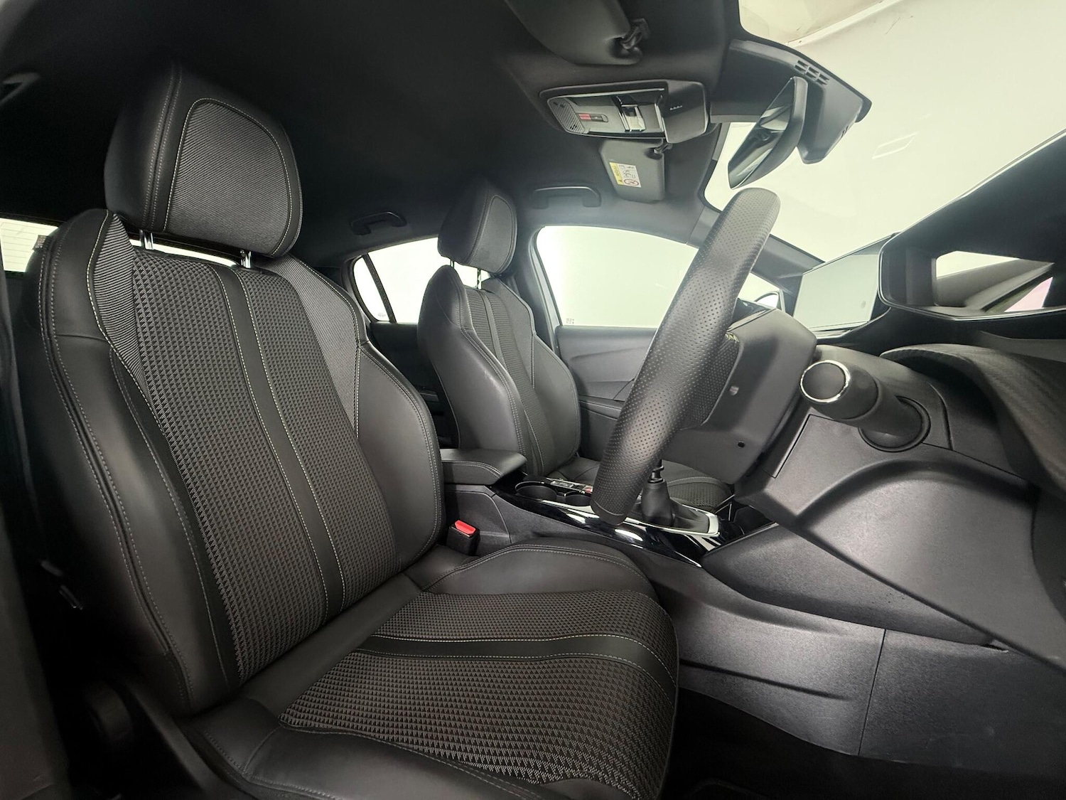 Used Peugeot 208 2023 for sale - 76468753: Photo 15