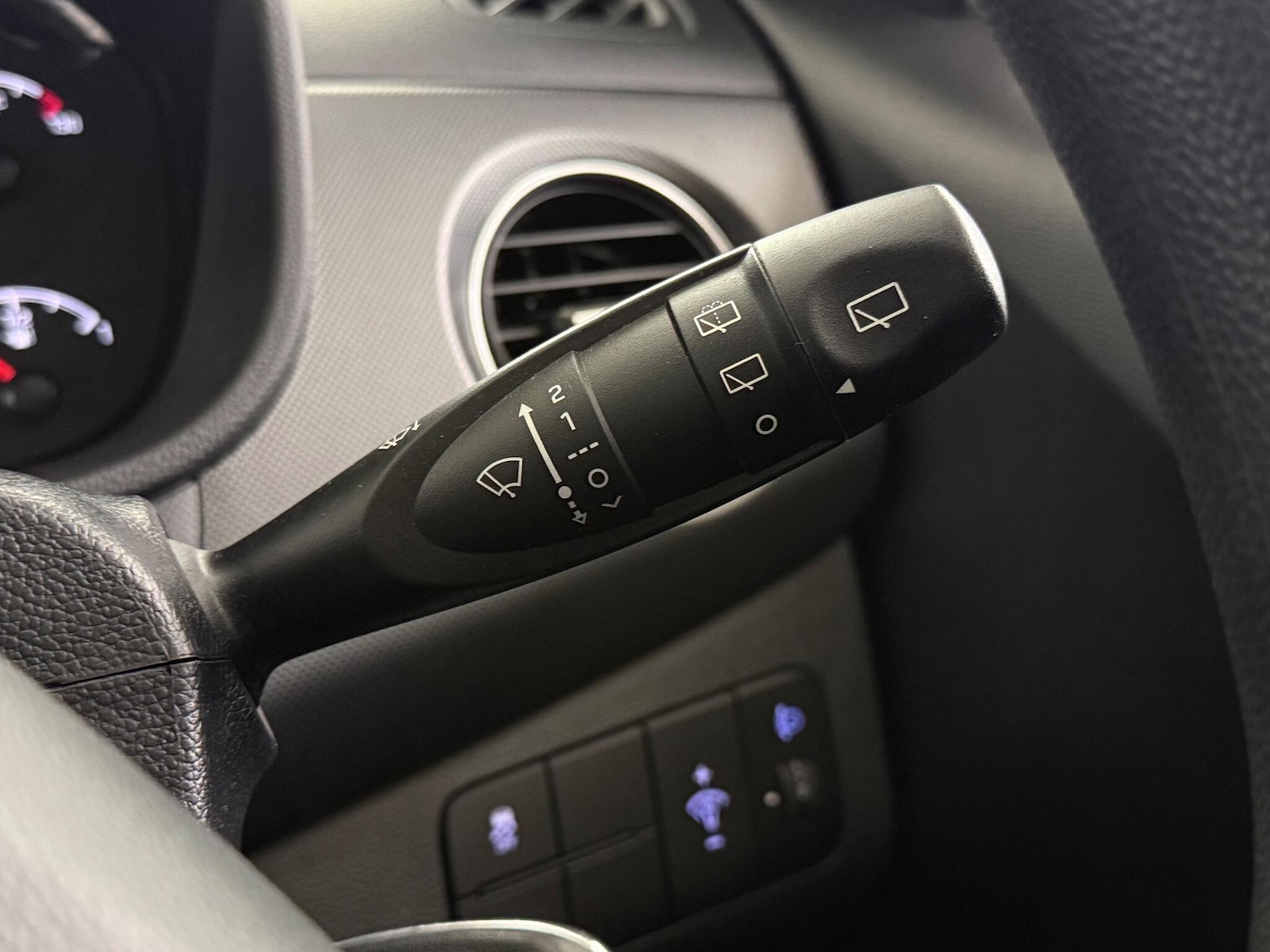 Used Hyundai i10 2018 for sale - 77246432: Photo 24