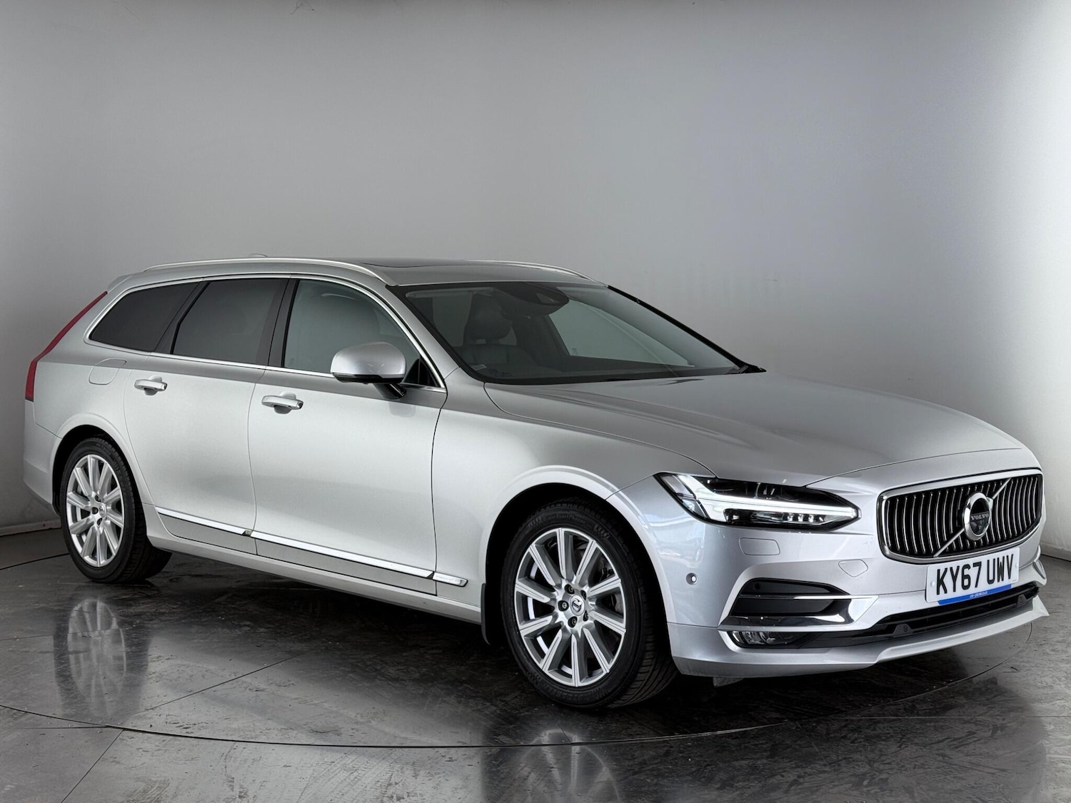 Used Volvo V90 2017 for sale - 76468323: Photo 1