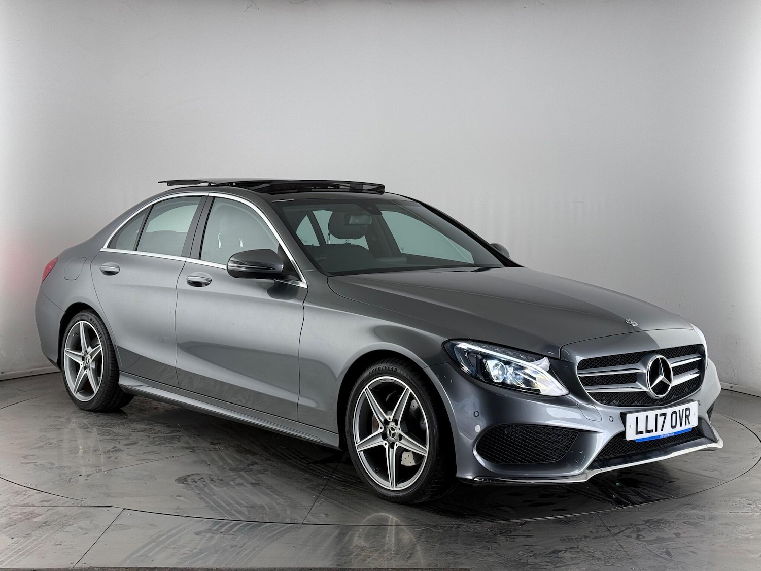 Used Mercedes-Benz C Class 2017 for sale - 76484504: Photo 1