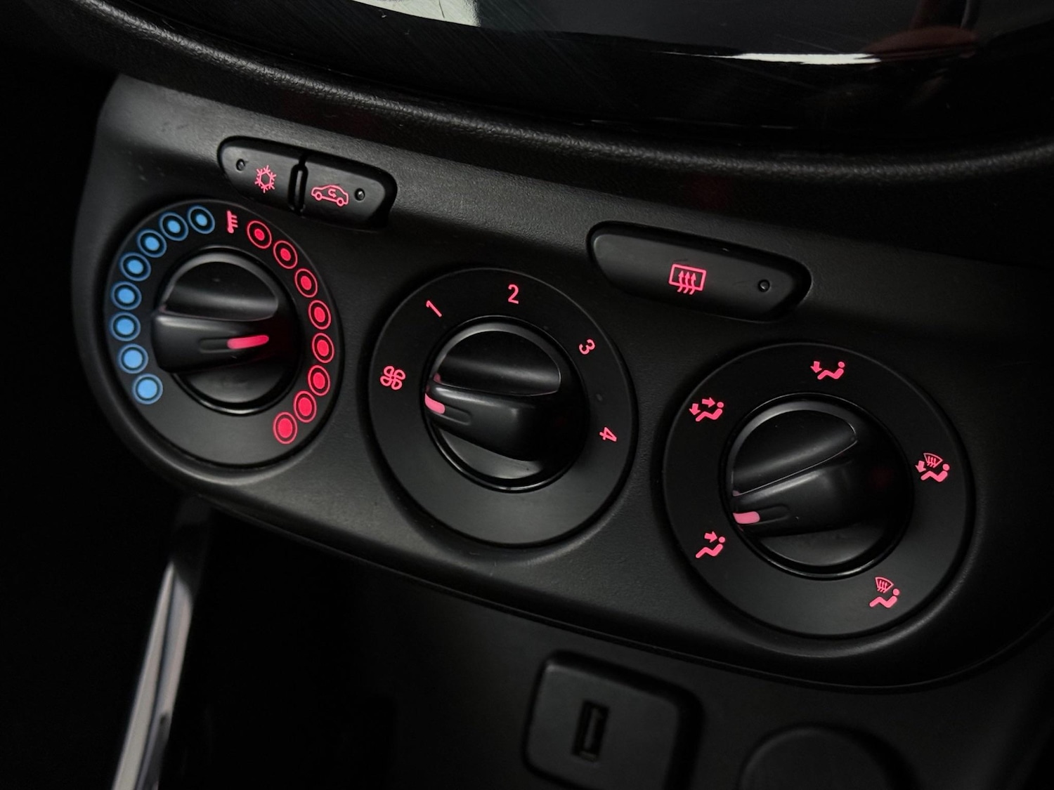 Used Vauxhall ADAM 2016 for sale - 76468468: Photo 33