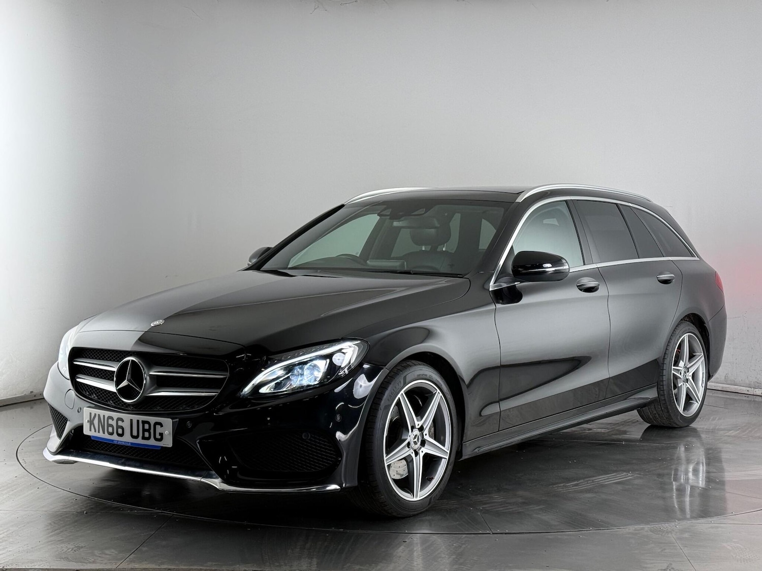 Used Mercedes-Benz C Class 2016 for sale - 77634033: Photo 3