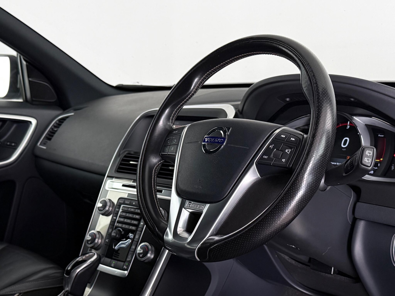 Used Volvo XC60 2017 for sale - 77260096: Photo 10