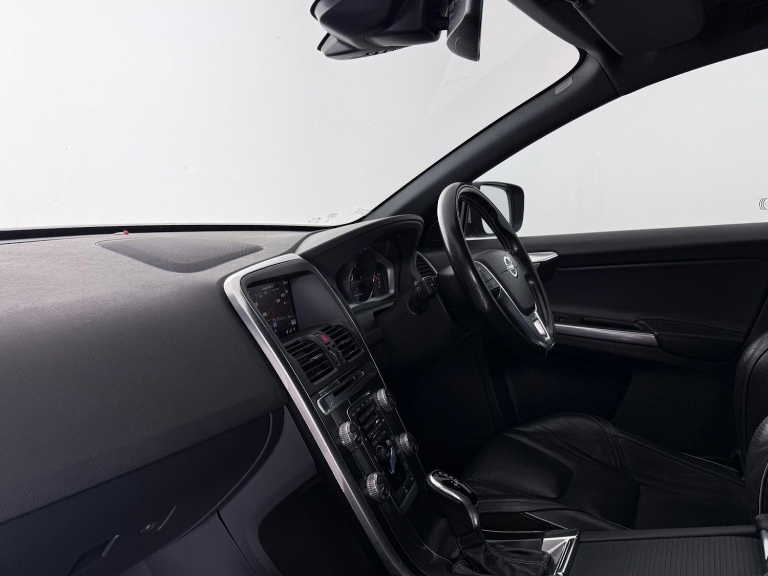 Used Volvo XC60 2017 for sale - 77260096: Photo 13