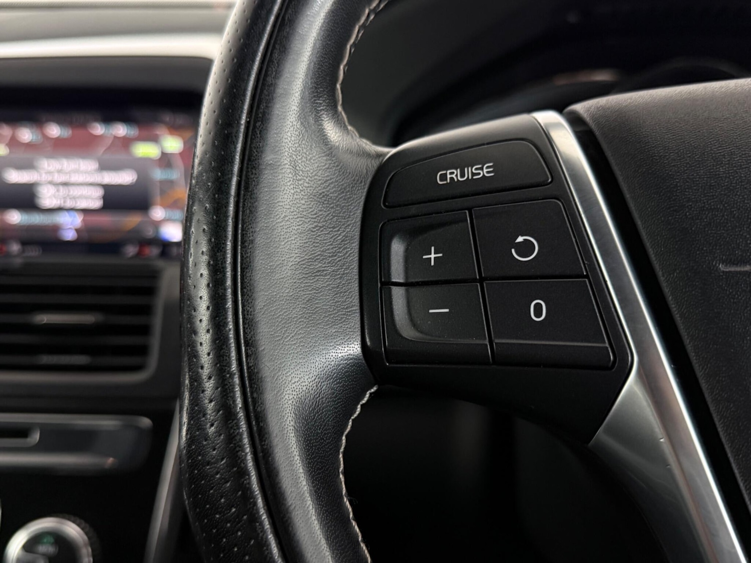 Used Volvo XC60 2017 for sale - 77260096: Photo 17