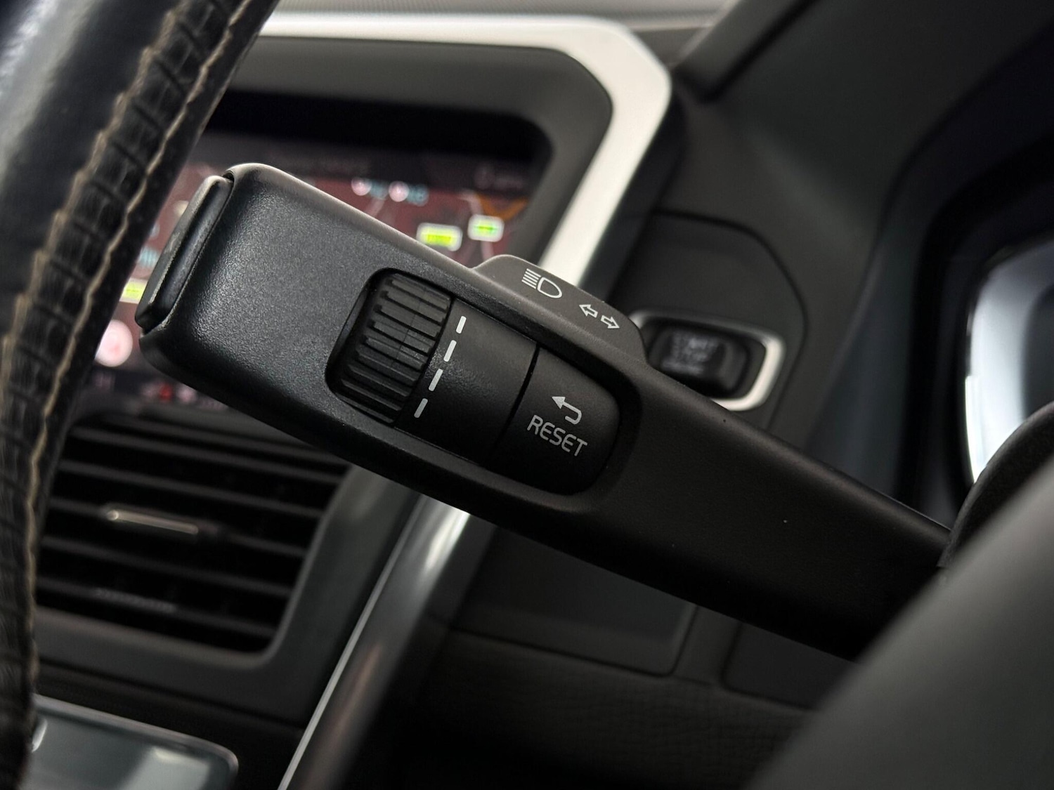 Used Volvo XC60 2017 for sale - 77260096: Photo 20