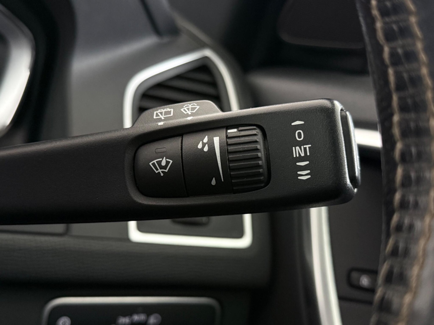 Used Volvo XC60 2017 for sale - 77260096: Photo 21